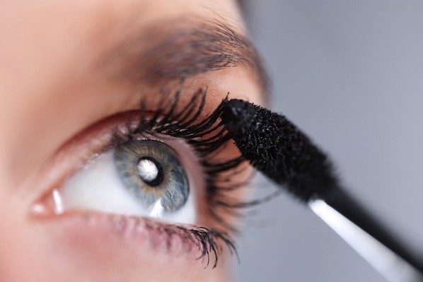 How to Apply Mascara Howcast