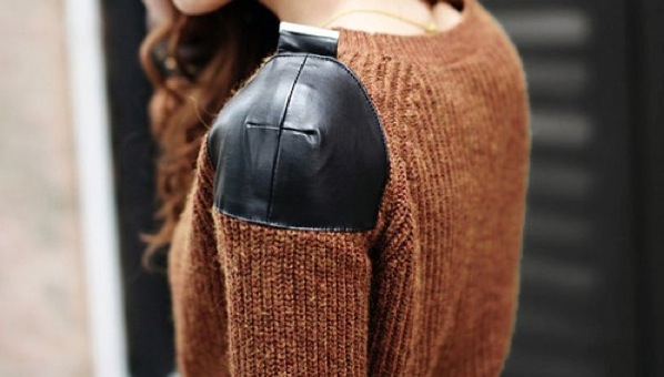 Sweater with outlet leather shoulder patches