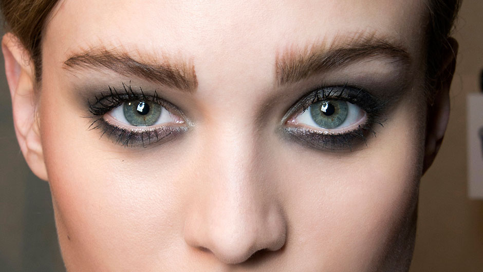 How To Prevent Makeup From Getting Under Your Eye