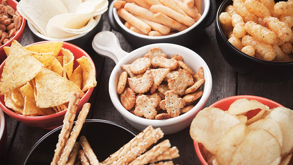 The Worst Snacks That Are Slowing Your Weight Loss, According To A ...