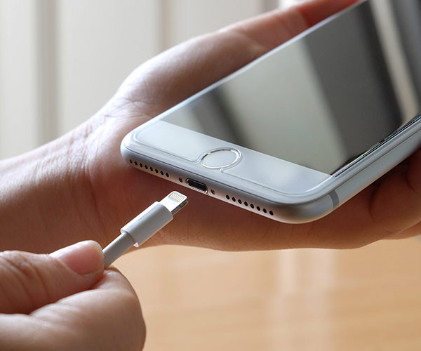 6-charging-tips-to-stop-your-iphone-from-always-dying-shefinds