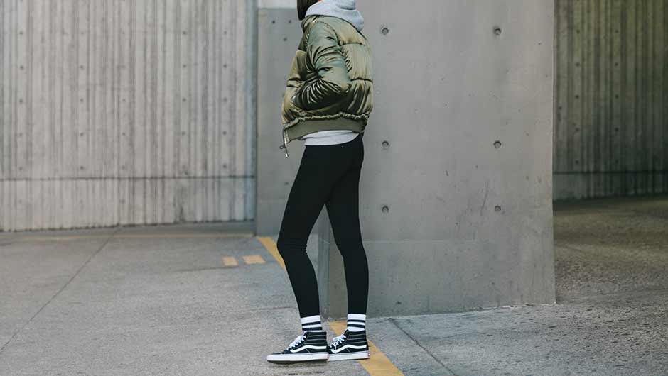 How To Wear Leggings With Sneakers Like A Fashion Girl - SHEfinds