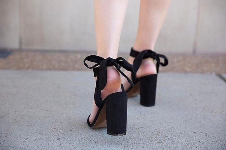 All The Fashion Girls Are Wearing These $33 Sandals, And So Should You ...