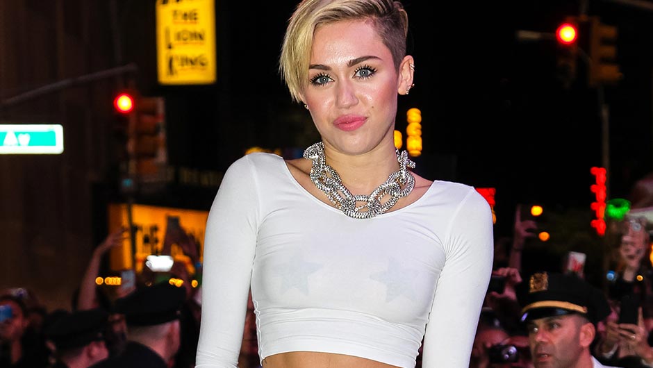 Did These Celebrities Really Forget To Wear A Bra?