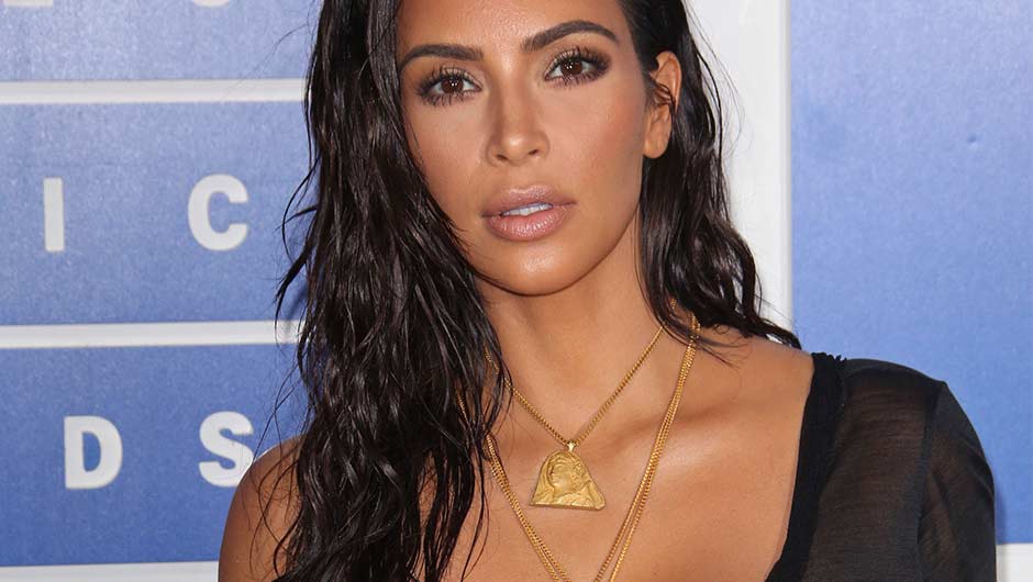 Sleek Middle Part Hair Tutorial / Kardashian Inspired 