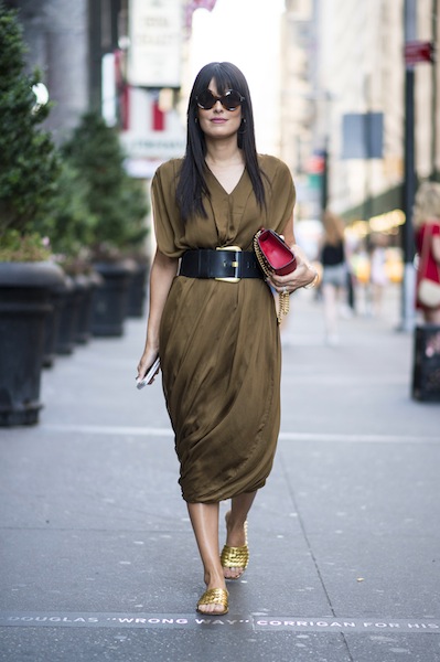 This Is Exactly How To Wear Midi Skirts If You’re Under 5’2 - SHEfinds