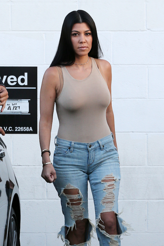 OMG! Did Kourtney Kardashian Not Her Outfit Was Completely See-Thru? -