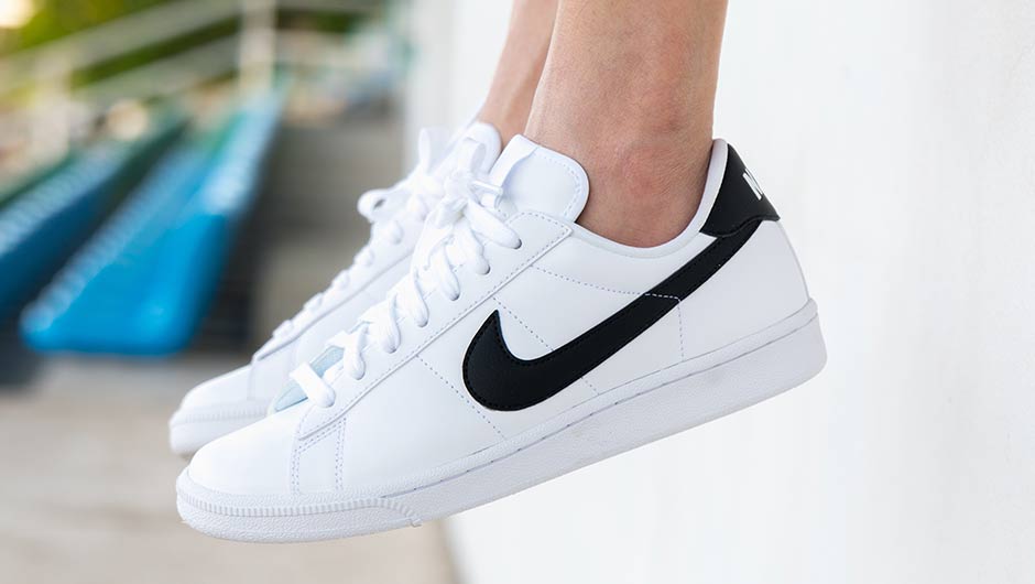 how to clean nike white shoes