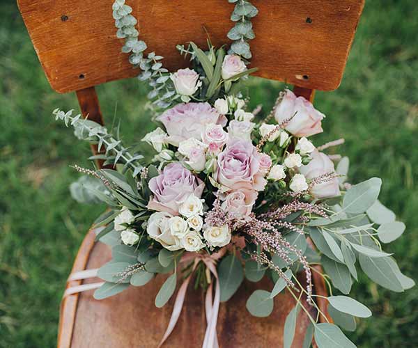 7 Pretty Decorations You Need For Your Rustic Wedding - SHEfinds