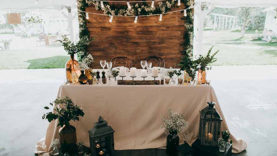 7 Pretty Decorations You Need For Your Rustic Wedding - SHEfinds