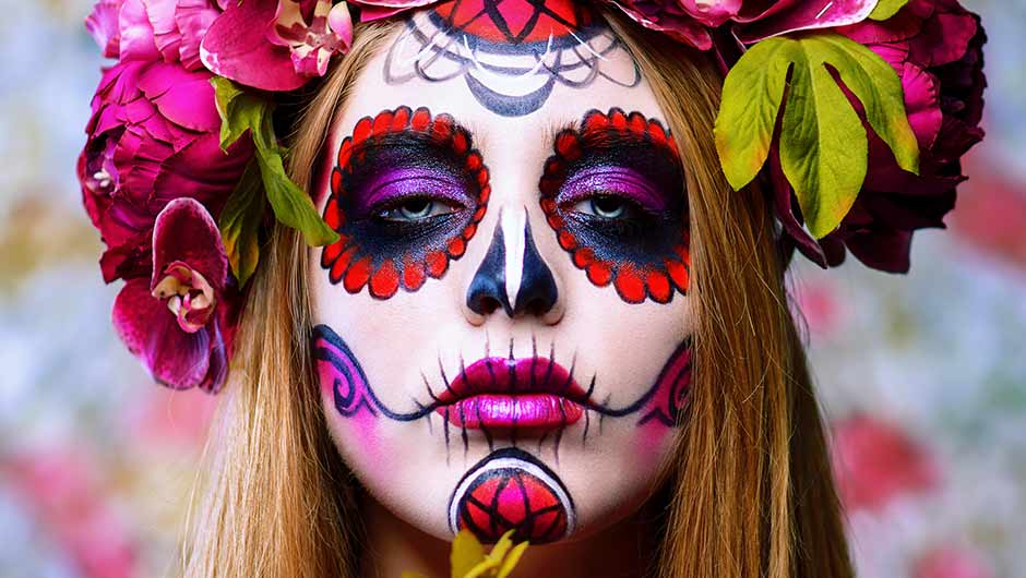 5 Simple Steps To Creating DIY Skeleton Halloween Makeup - SHEfinds