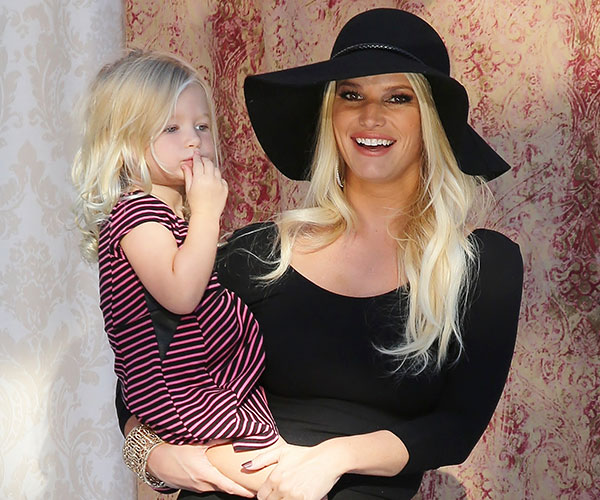 Jessica Simpson Is Getting Mom-Shamed For Her Latest Family Photo ...