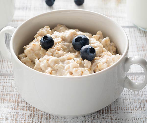 oatmeal with berries in a bowl