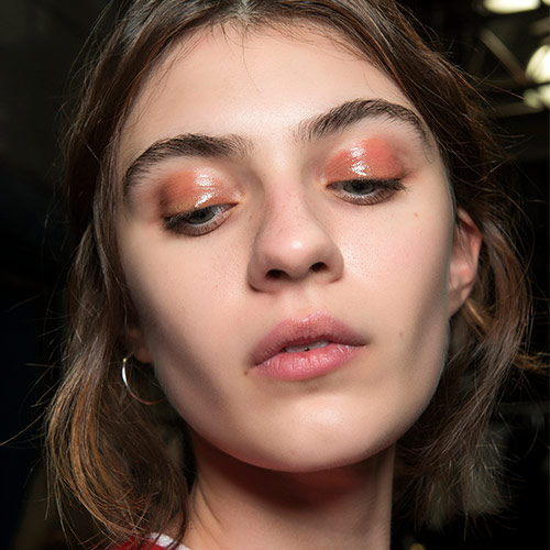 The Best Glossy Eyeshadows To Perfect This Sexy, Slick Eye Makeup Trend ...