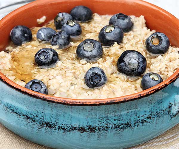 oatmeal with blueberries