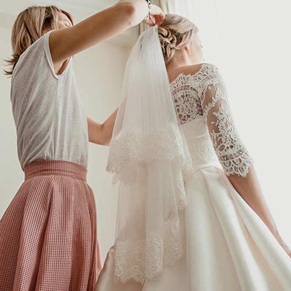 6 Things Every Bride Should Do Before She Puts On Her Wedding Gown Shefinds 1040
