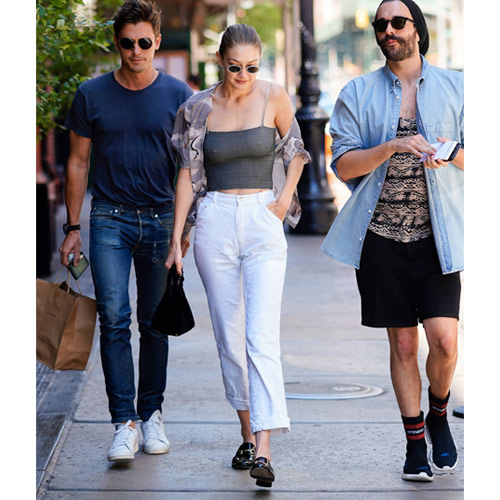 Gigi Hadids Super Flattering Sexy Summer Outfit Is So Easy