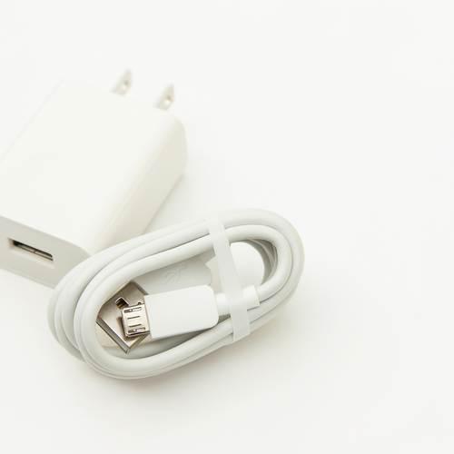 This Is The Worst Mistake You Can Make When Buying A New iPhone Charger ...