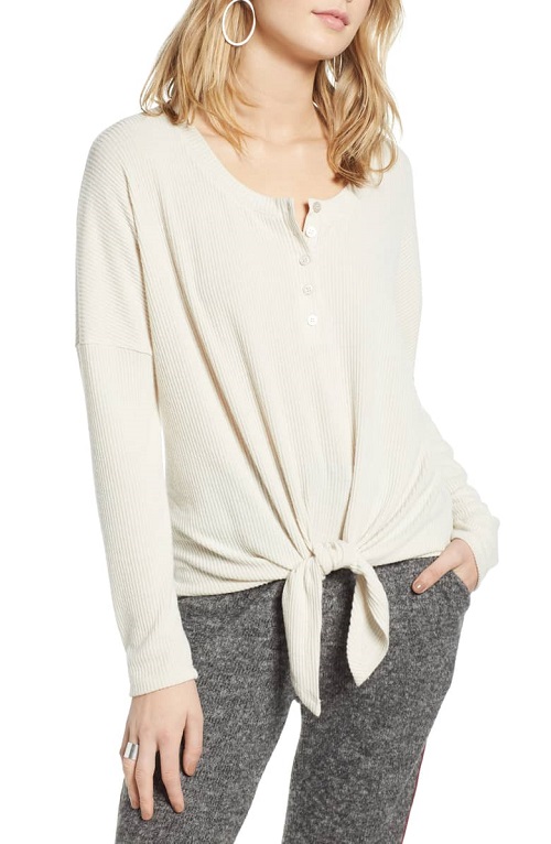 Nordstrom Shoppers Are Raving About This Super Comfy $29 Top - SHEfinds