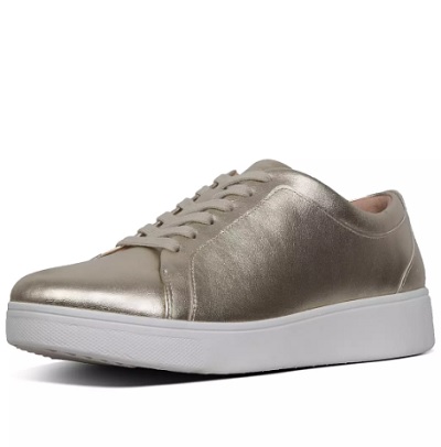 This Is The Perfect Cool Sneaker To Wear With Everything All Year Round ...