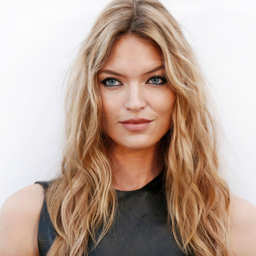 Martha Hunt Just Wore A Super Sexy Red Bra–& Now We Want One! - SHEfinds