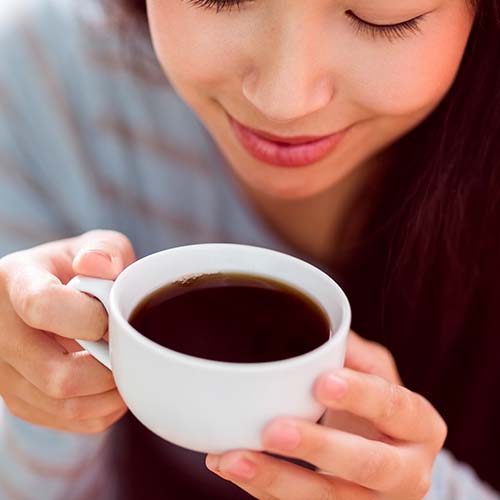 The One Ingredient Nutritionists Say You Should Stop Putting In Your Coffee Because It Makes You Gain Weight In Your Stomach Shefinds