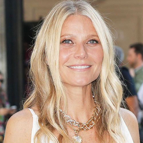 Gwyneth Paltrow Really Put It ALL On Display In This Low-Cut Swimsuit ...