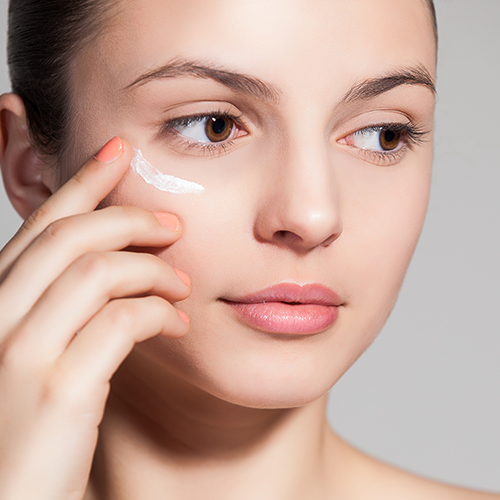 The New Anti-Aging Eye Cream Every Woman Should Be Using ...