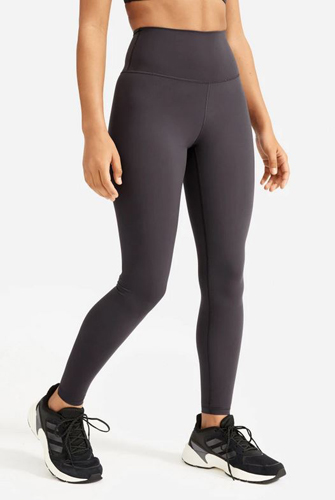 Be The First To Shop Everlane’s New Leggings With A 33,000-Person ...