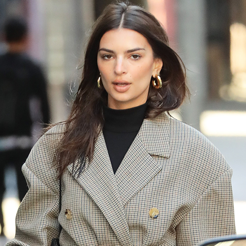 EmRata Just Wore A White Lace Bra On Instagram–And Her Boobs Look HUGE! -  SHEfinds