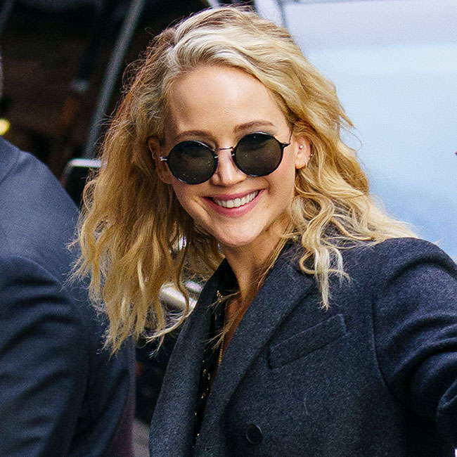 Jennifer Lawrence’s Crop Top Is SO Tiny We Can’t Believe She Wore It In ...