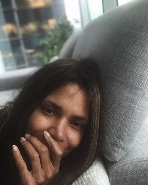 halle berry makeup free selfie instagram