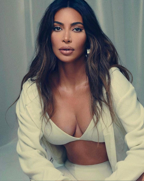 Kim Kardashian flaunts her hourglass figure in SKIMS two piece