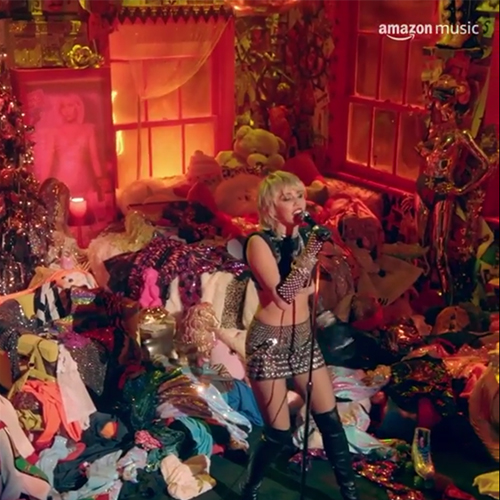 Miley Cyrus Wore Next To Nothing For Her Amazon Music Performancehow Did This Get Past The 