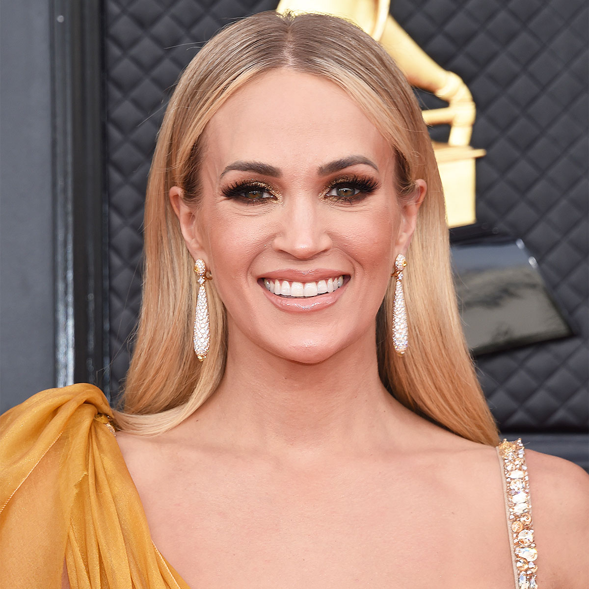 Carrie Underwood Steals the Show in Butterfly Gown at 2021 Latin AMAs