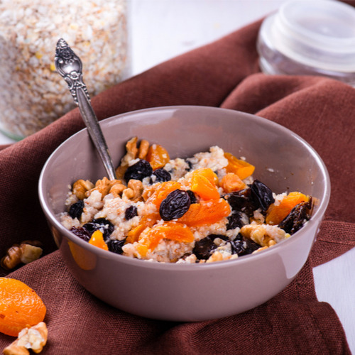 oatmeal with dried fruit