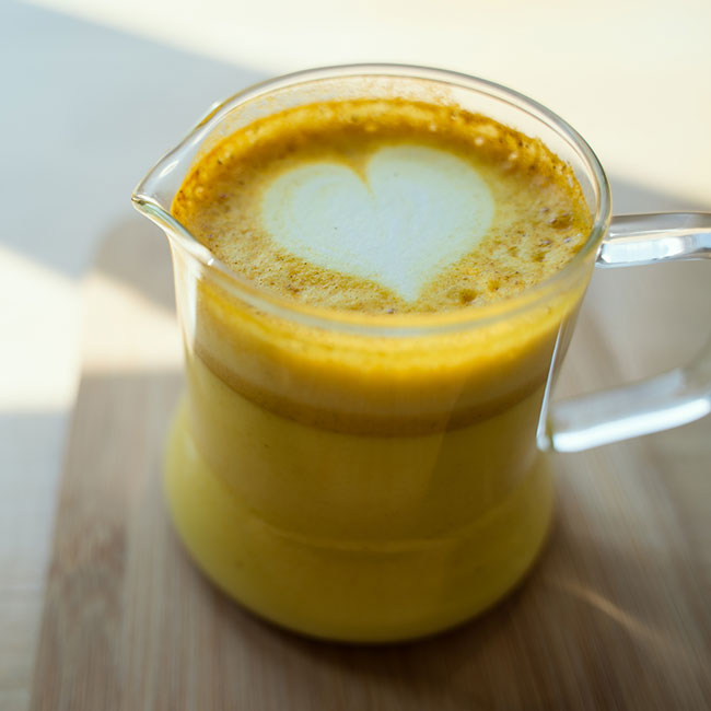 turmeric latte anti inflammatory hot drink boost metabolism