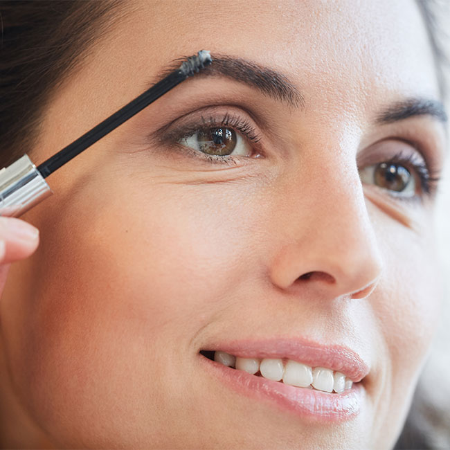 Women Over 40 Should Avoid These Eye Makeup Mistakes At All Costs–They Age You Instantly!