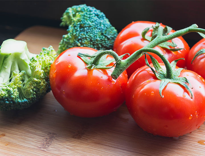 broccoli-and-tomatoes