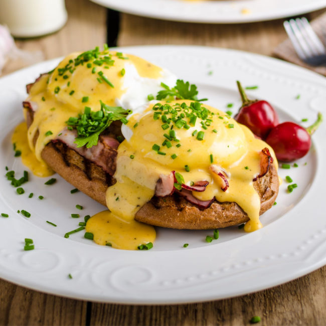 eggs benedict on plate