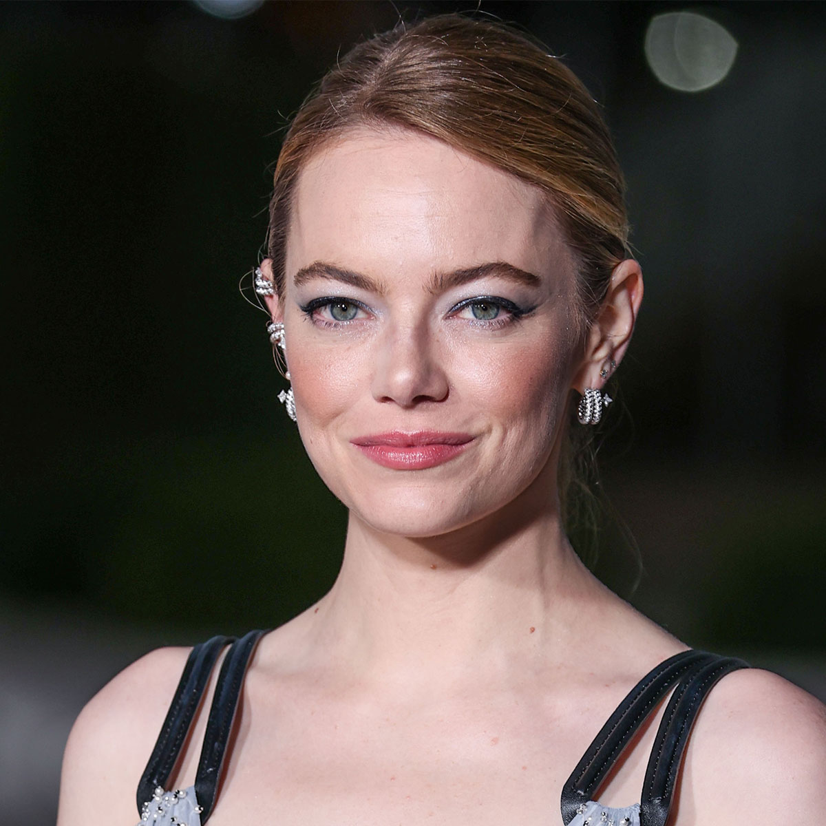 Emma Stone Shows Off Her Tiny Waist In Cinched, Elegant White Louis Vuitton  Gown In Rare Red Carpet Appearance - SHEfinds