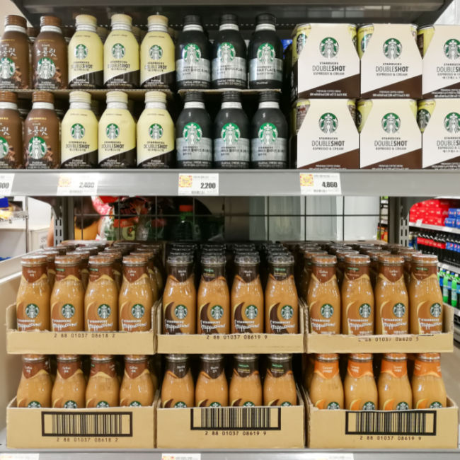 bottled starbucks drinks on store shelves