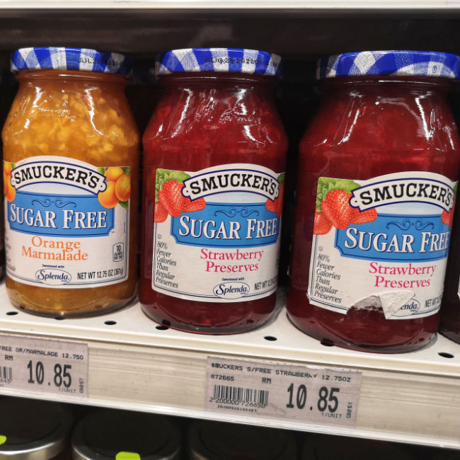 sugar-free smuckers jam on grocery store shelf