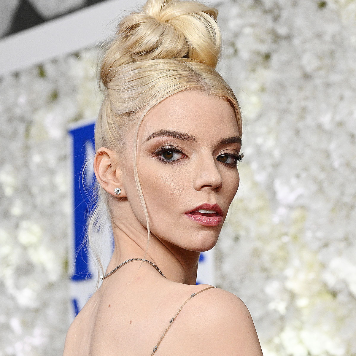 Anya Taylor-Joy Wears Dior at the 2023 Golden Globe Awards—See Pics