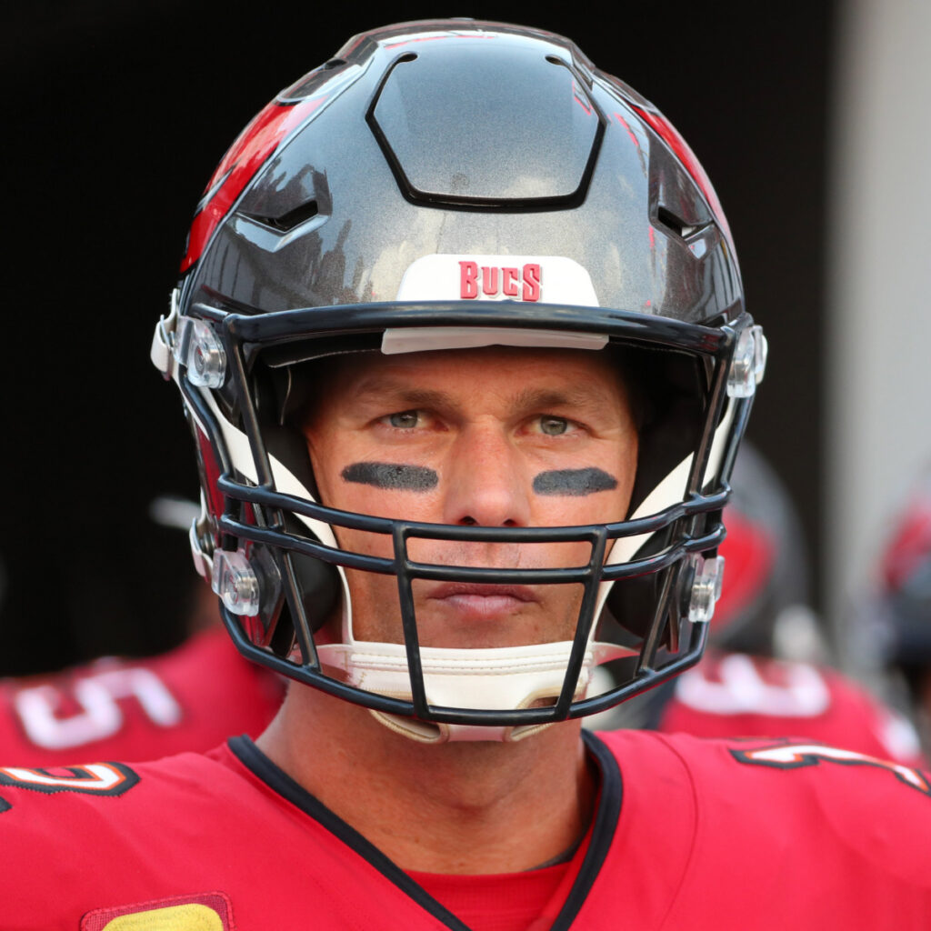 Bucs 'very much want' Tom Brady to return in 2023, NFL insider