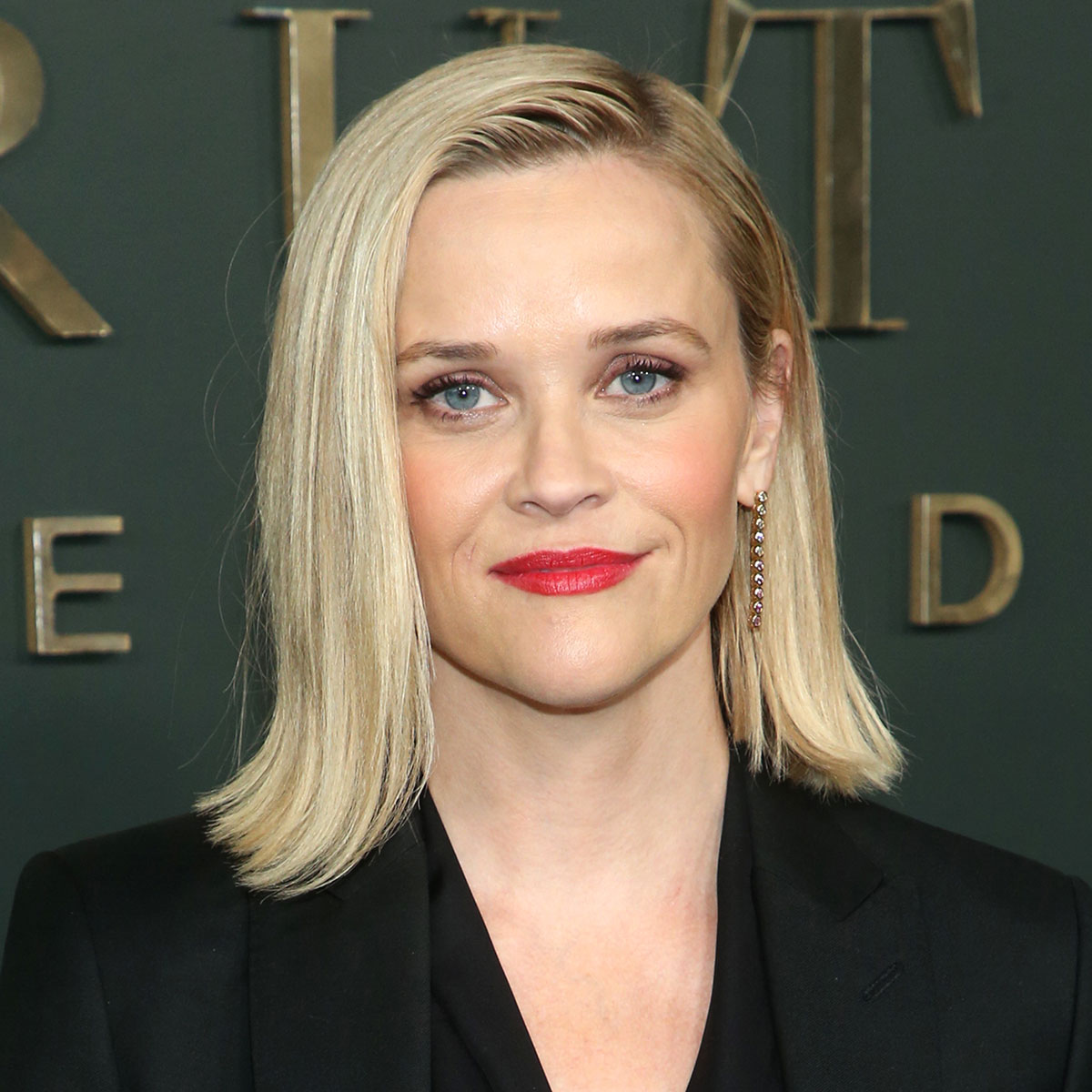 Reese Witherspoon sizzles in a white swimsuit on Mexican vacation