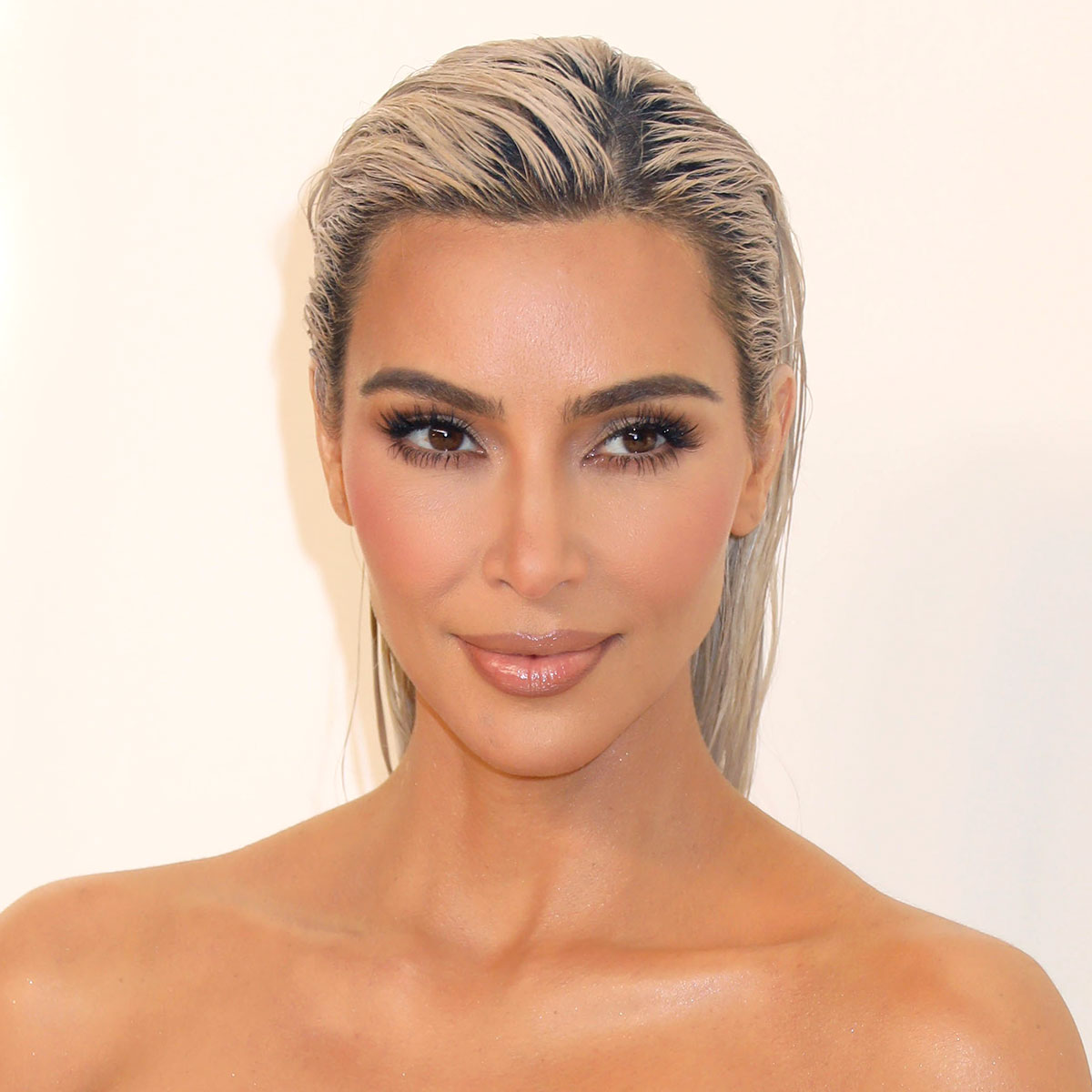 Kim Kardashian Shows Off Her New Flattering Hairstyle On Instagram