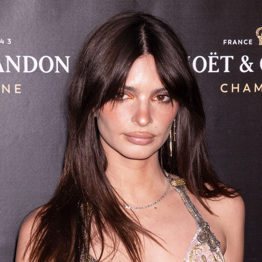 Emily Ratajkowski Brings Workplace Chic to Her Off-Duty Outfits at