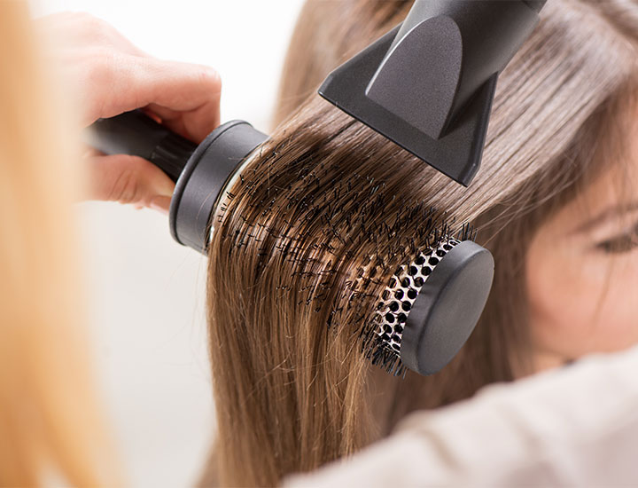 hair-salon-round-brush