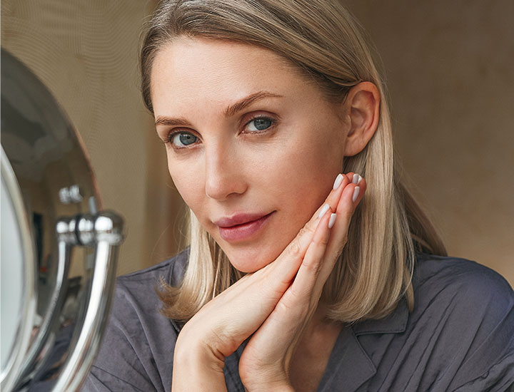 woman-posing-vanity